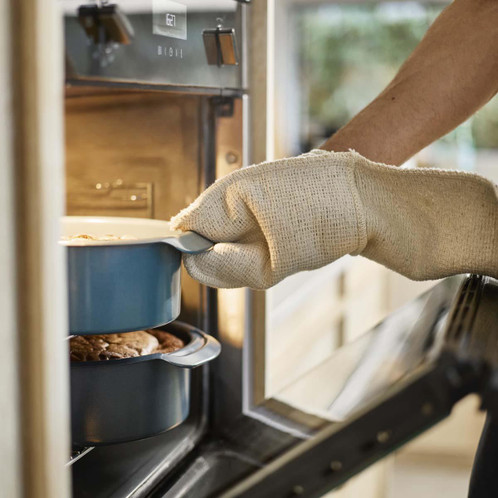  Joseph Joseph Nest Bake Round Cake Tin oven