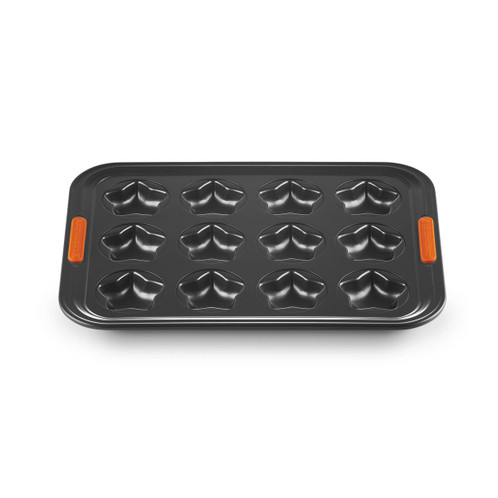 Le Creuset Bakeware 12 Cup Star Tray Product View