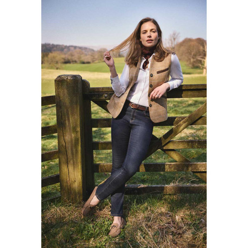 Petunia Tailored Gilet lifestyle2