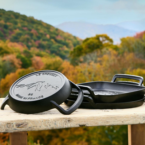 Le Creuset Cast Iron BBQ Round Skillet bottom and top