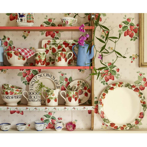 Emma Bridgewater Strawberries Medium 8.5 Inch Dinner Plate Lifestyle
