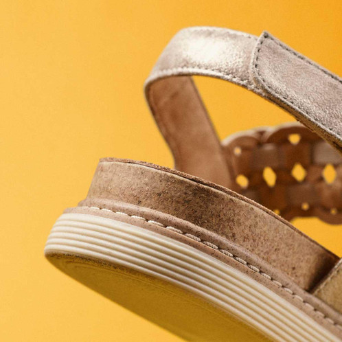 Metallic Combi Clarks Womens Arwell Glide Sandals Lifestyle Back