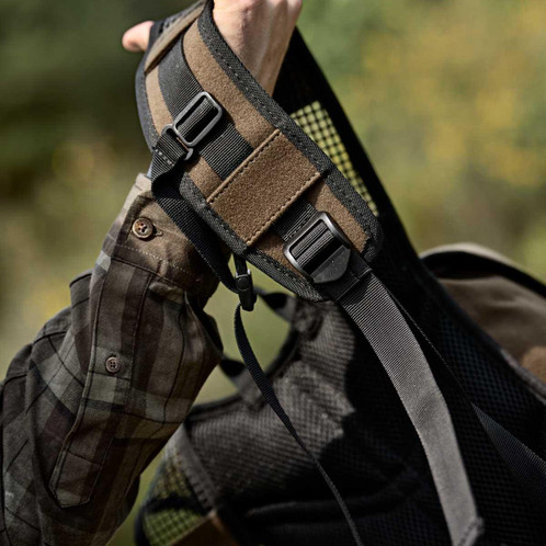 Hunting Green Harkila Forest Hunter 12L Backpack Shoulder Strap Detail