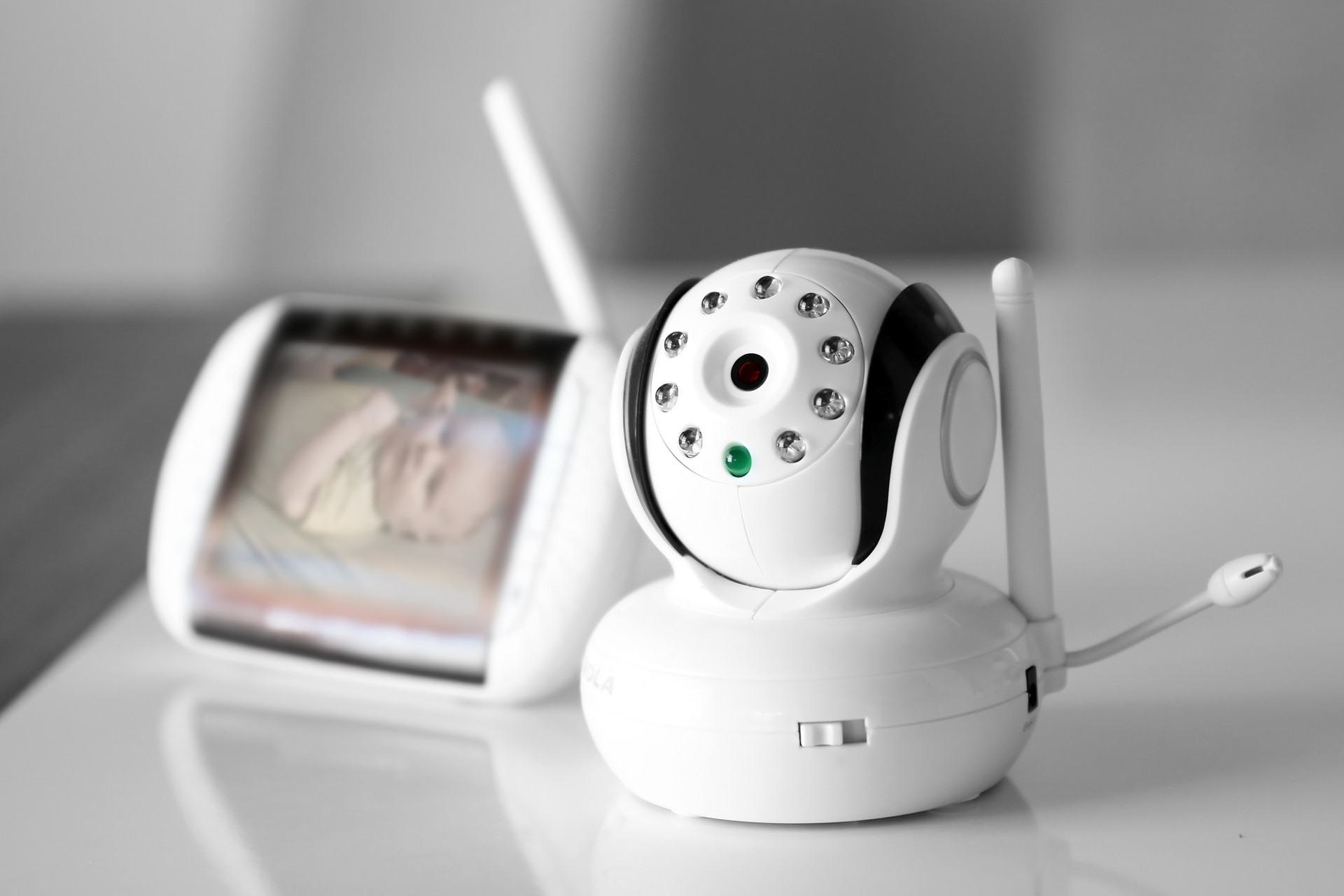 5 Benefits of Using Nanny Cams for Monitoring Elderly Relatives
