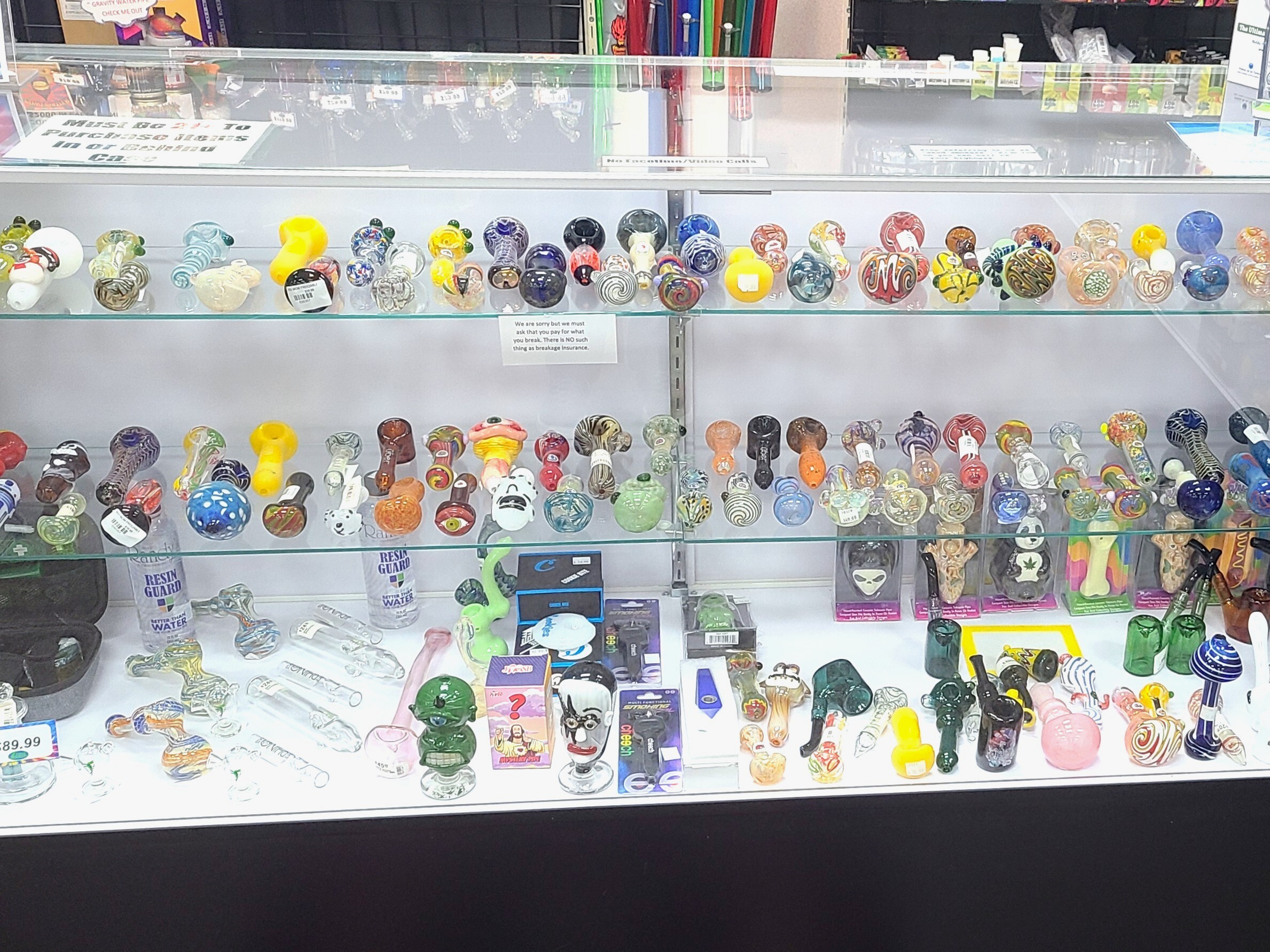 Shag Alternative Superstore - Oskaloosa