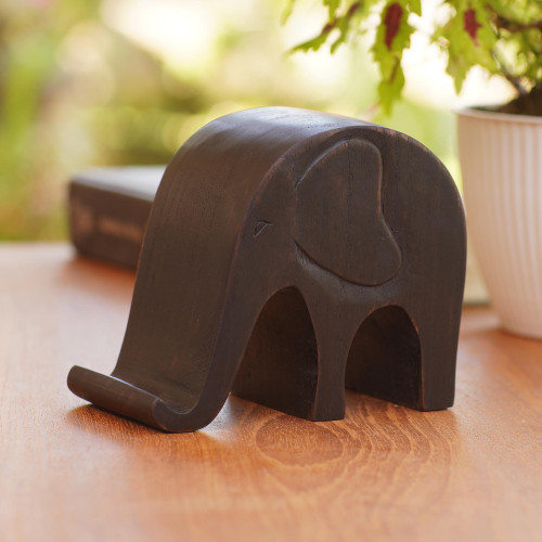 Jempinis Wood Elephant Phone Holder 'An Elephant Never Forgets'