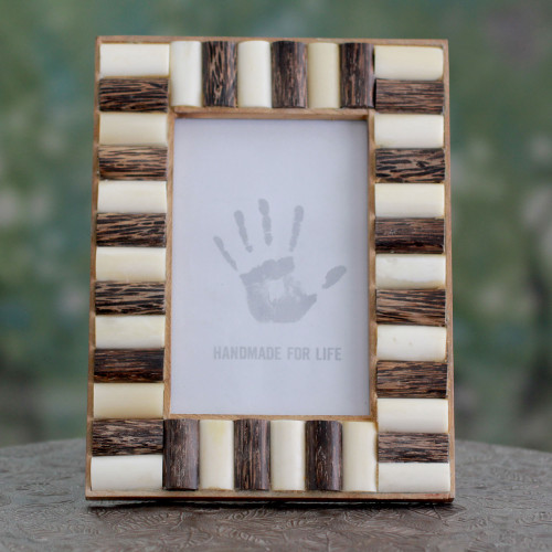 Handcrafted Teak and Bone Photo Frame from India 4x6 'Forest Appeal'