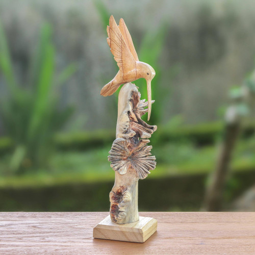 Hand-Carved Flying Hummingbird Jempinis Wood Sculpture 'Hummingbird Flight'
