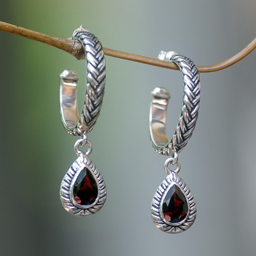 Garnet dangle earrings 'Crimson Allure'