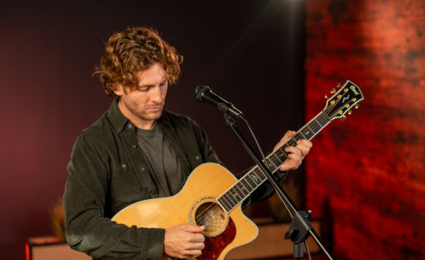 Peavey PV® MSP1 Complete Microphone with Stand Kit - 1/4" Cable Included