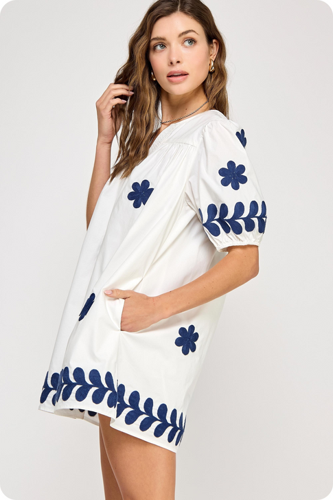 NAVY & WHITE FLOWER MINI DRESS