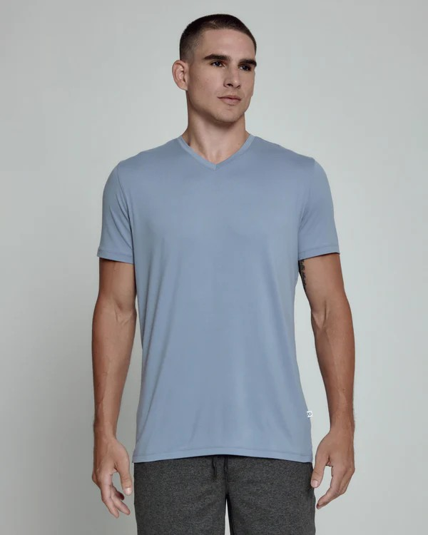 7 DIAMONDS CORE V-NECK TEE