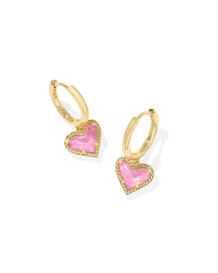 KENDRA SCOTT ARI HEART HUGGIE EARRINGS - GOLD PINK IRIDESCENT