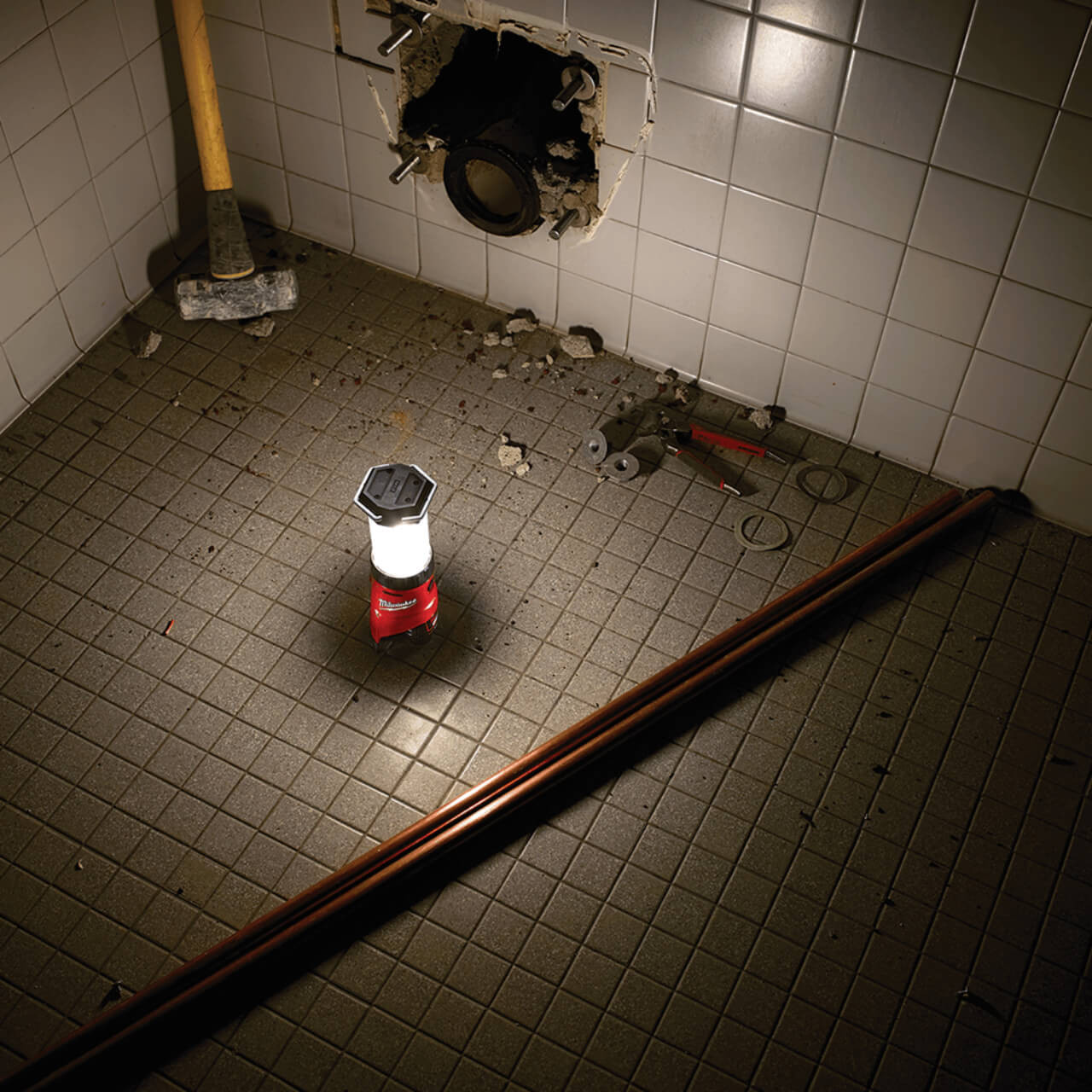 Milwaukee M12 Cordless LED Lantern/Flood Light Skin Only