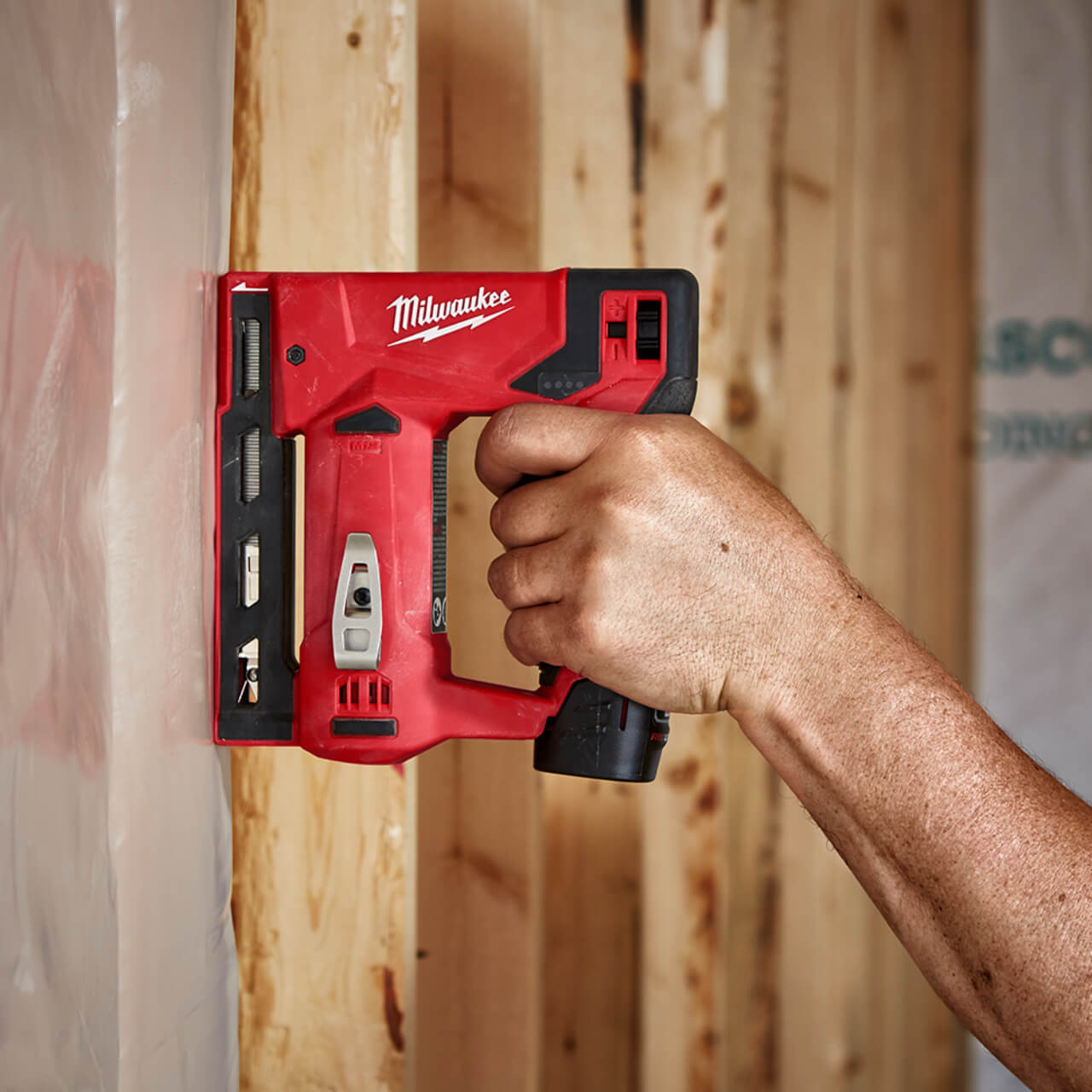 Milwaukee M12 Cordless 10mm Crown Stapler Skin Only