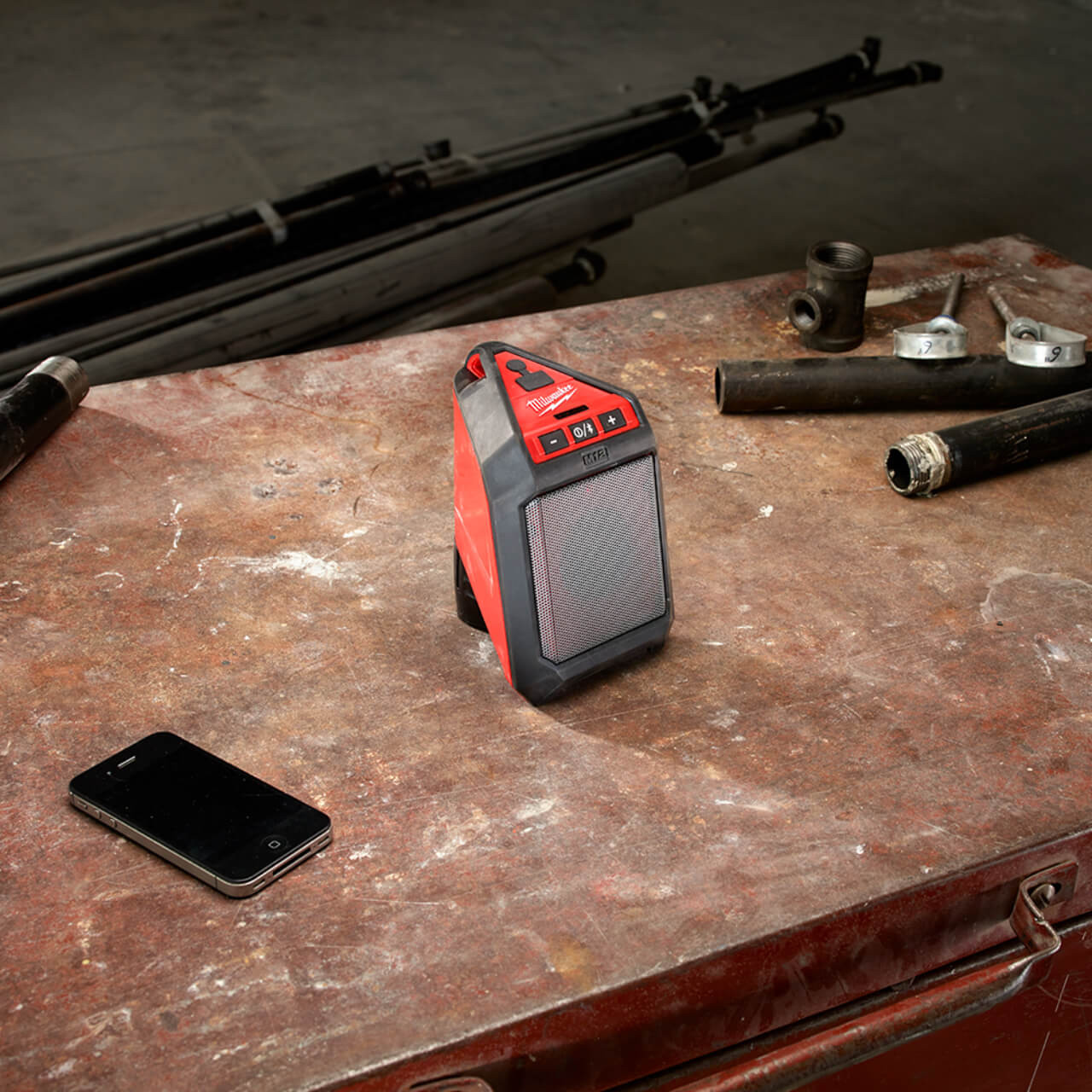 Milwaukee M12 Cordless Wireless Jobsite Speaker Skin Only Milwaukee M12 Cordless Wireless Jobsite Speaker Skin Only