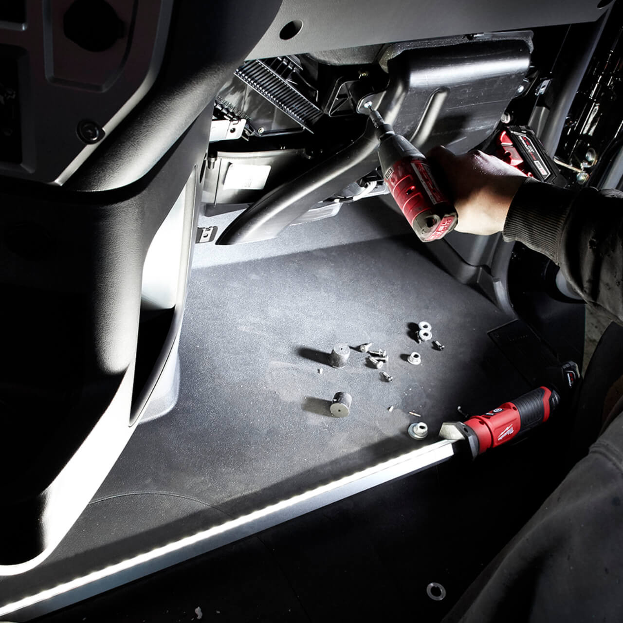 Milwaukee M12 Cordless LED Underhood Light Skin Only