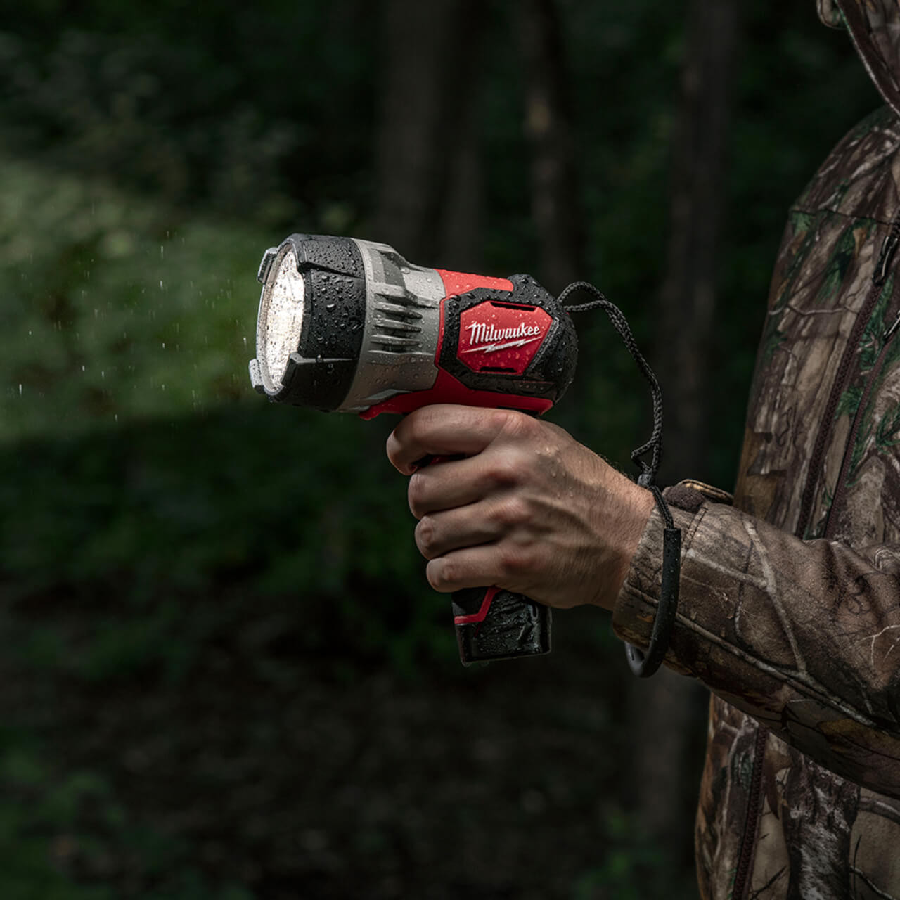 Milwaukee M12 Cordless High Output LED Spot Light Skin Only