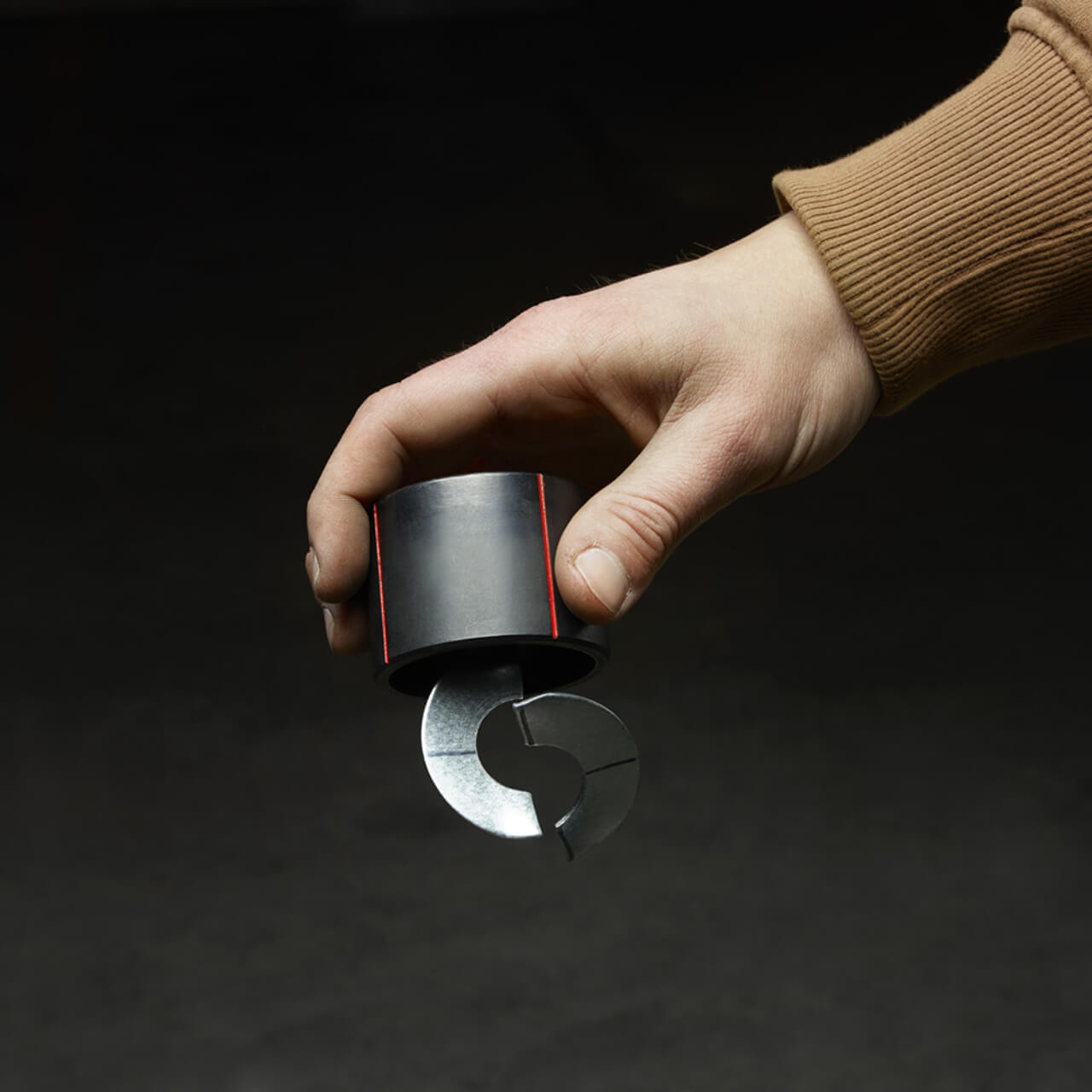 Milwaukee M18 Force Logic Cordless 6T Knockout Tool 16mm (5/8”) - 63mm (2-1/2”)