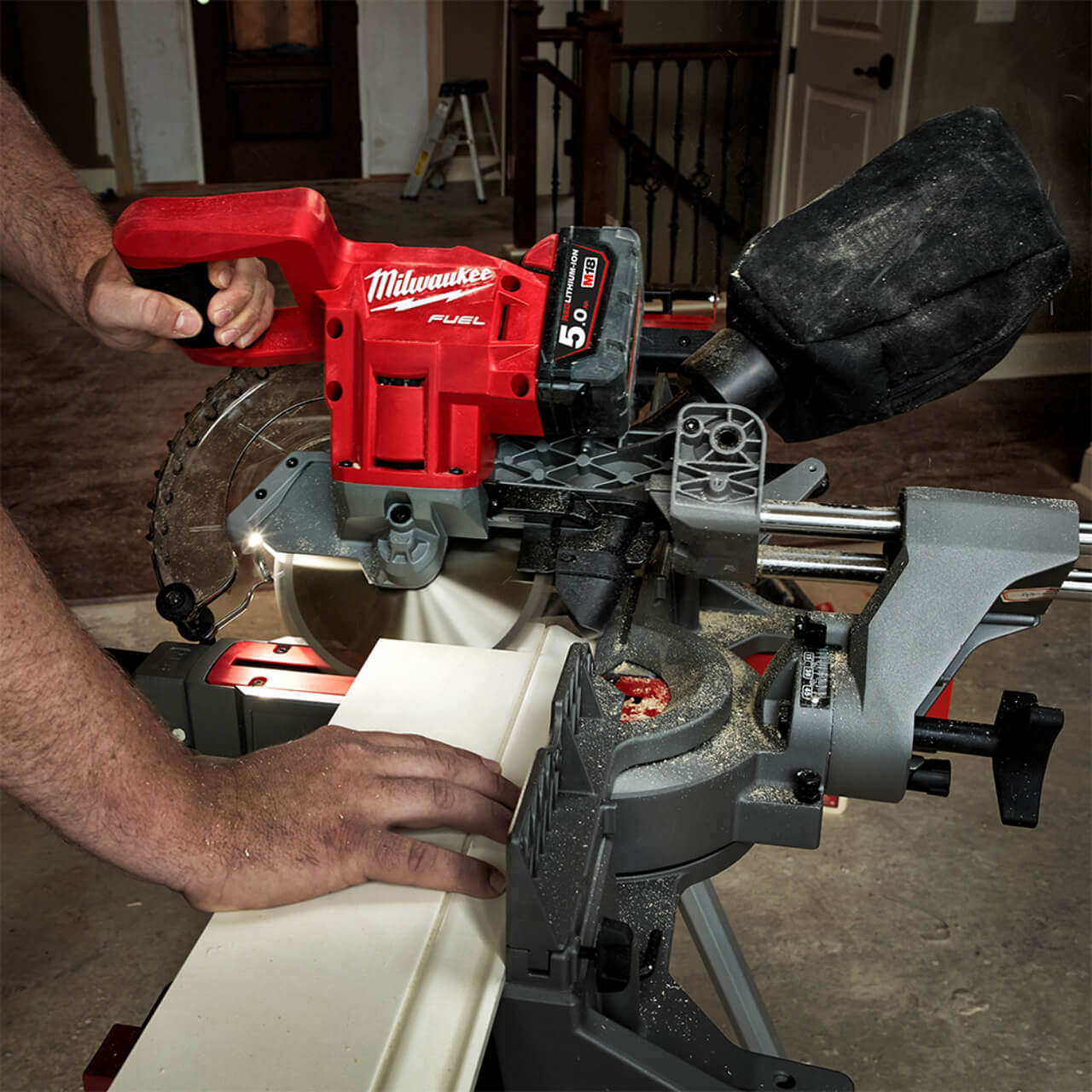Milwaukee M18 Fuel Cordless 184mm (7-1/4”) Dual Bevel Sliding Compound Mitre Saw Skin Only