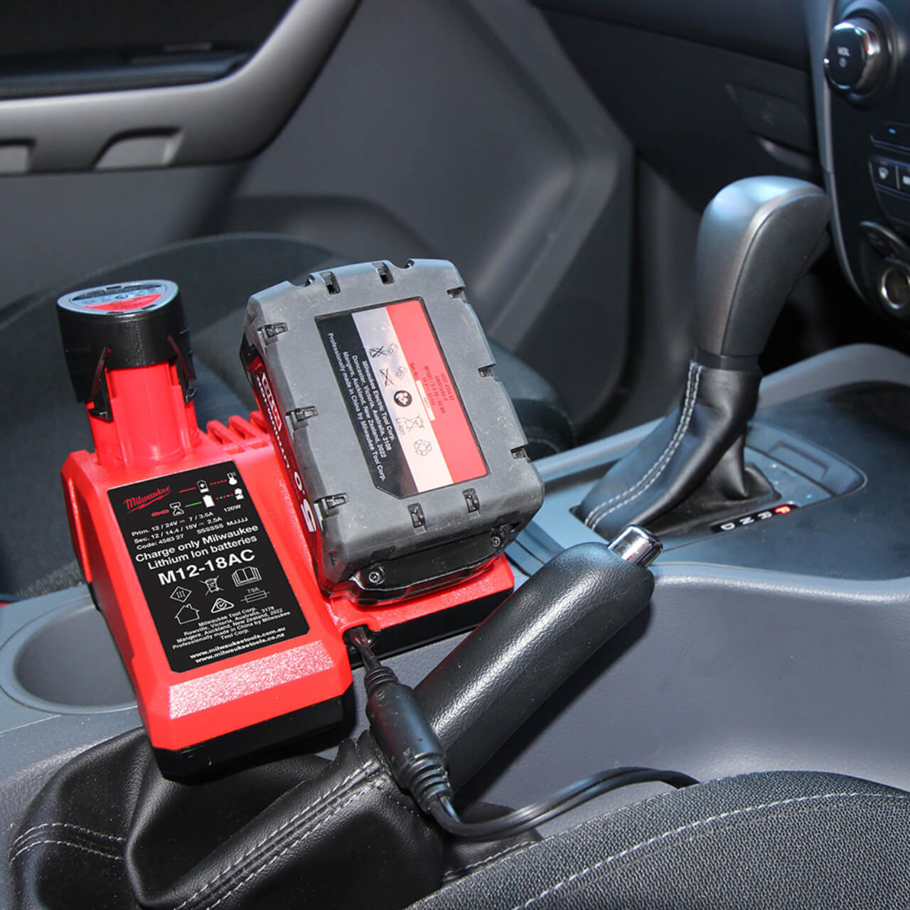 Milwaukee M12 & M18 Automotive Charger