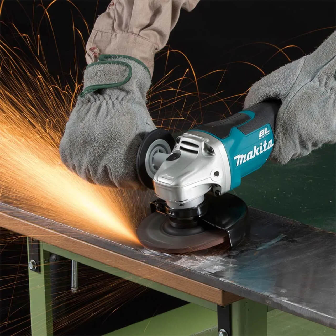 Makita 18V BRUSHLESS 125mm Angle Grinder. Paddle Switch. Kick Back Detection. Electric Brake - Tool Only