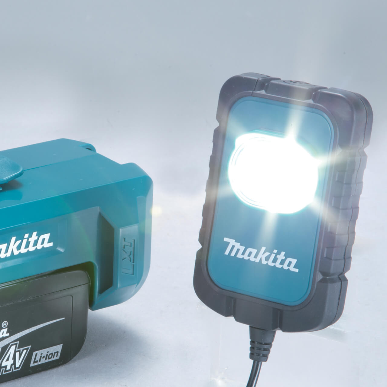 Makita 18V Mobile LED Compact Flashlight