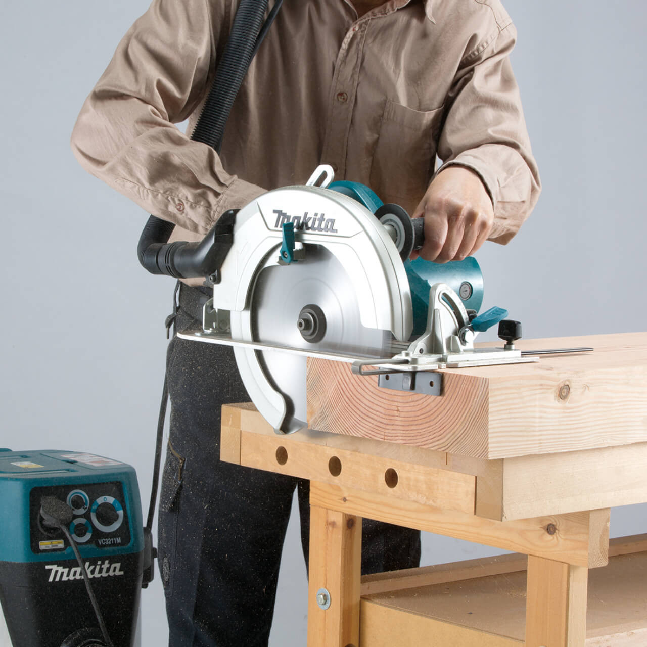 Makita 270mm Circular Saw 2100W