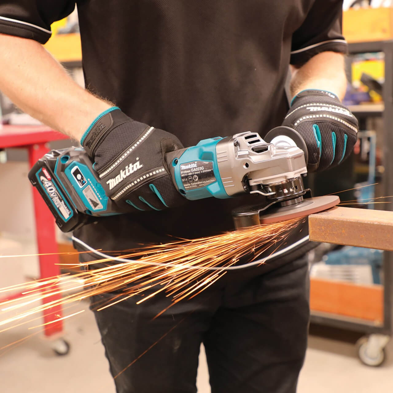 Makita 40V Max BRUSHLESS AWS* 125mm (5”) Angle Grinder. Slide Switch. Variable Speed - Tool Only
