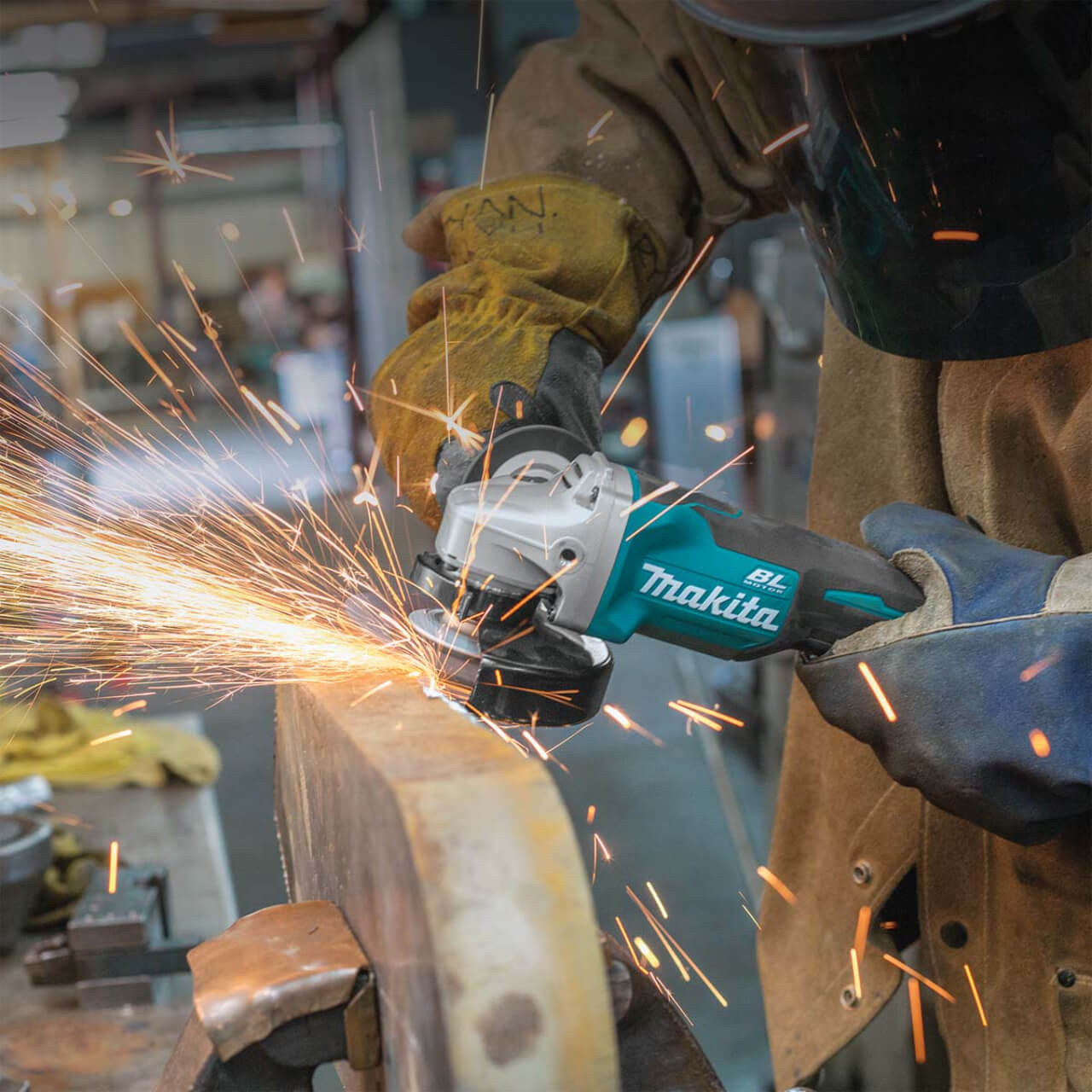 Makita 18V BRUSHLESS 125mm Angle Grinder. Paddle Switch. Kick Back Detection - Tool Only