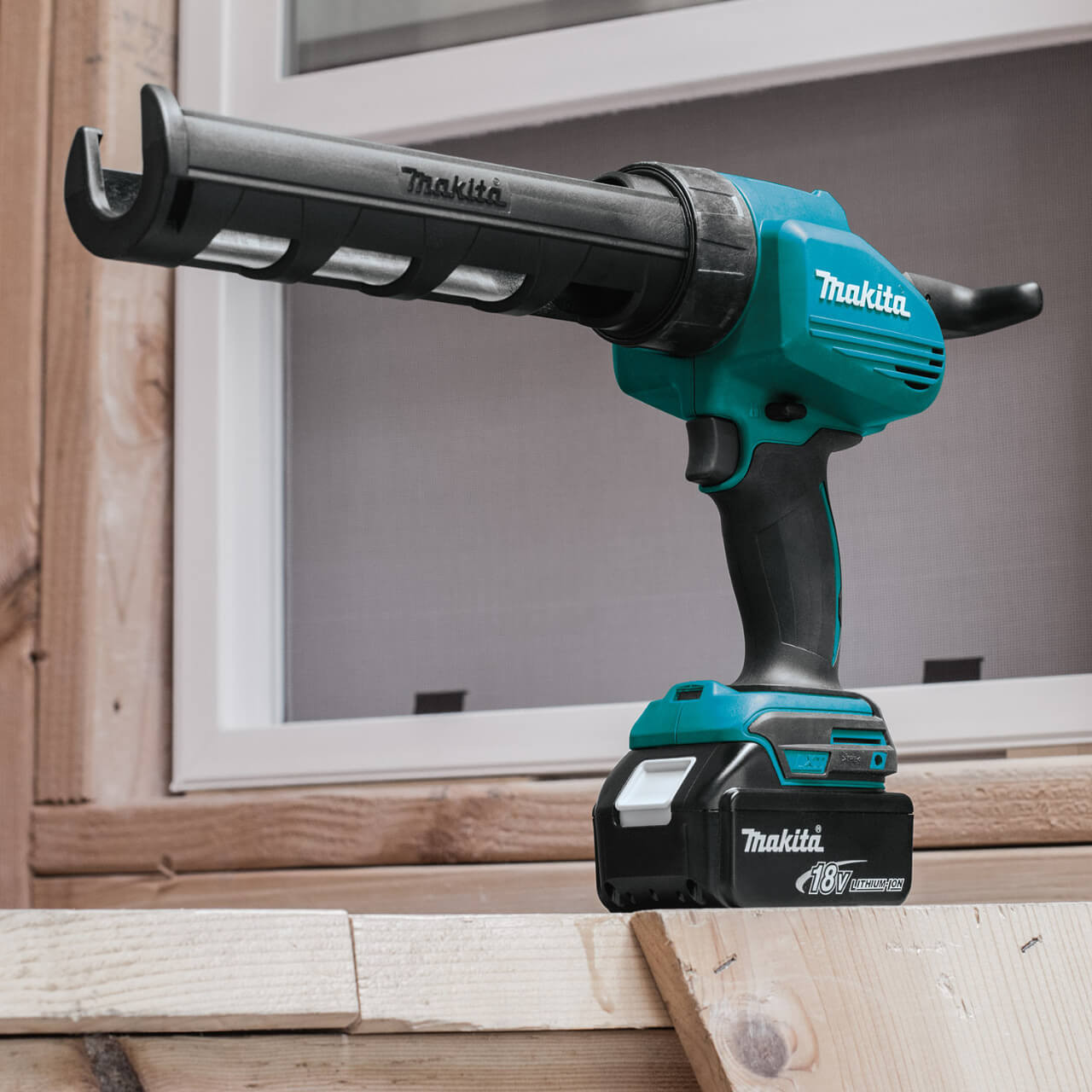 Makita 18V 300ml Caulking Gun - Tool Only