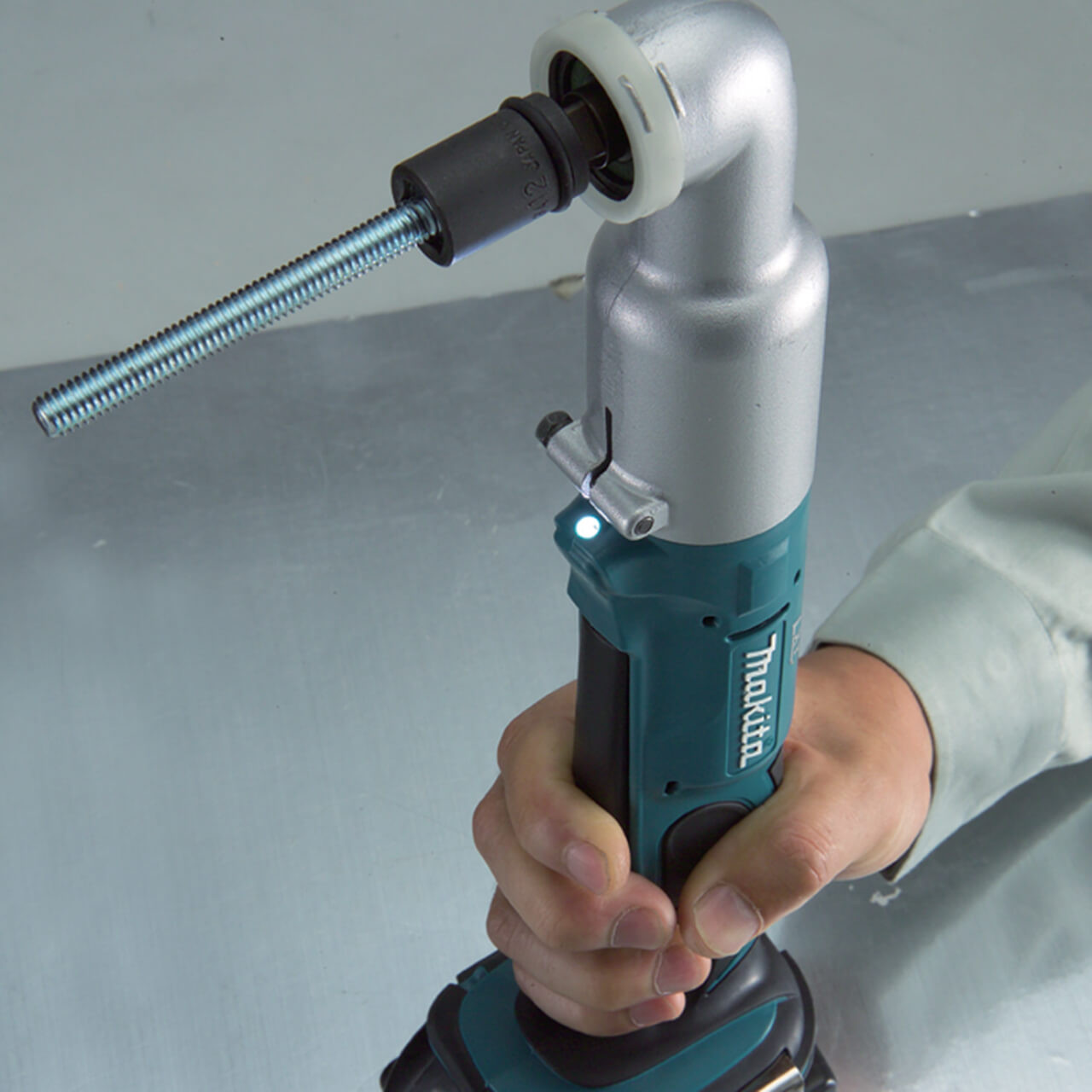 Makita 18V 3/8” Angle Impact Wrench - Tool Only