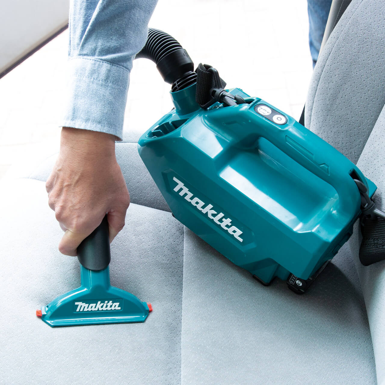 Makita 12V Max Automotive Vacuum Cleaner - Tool Only