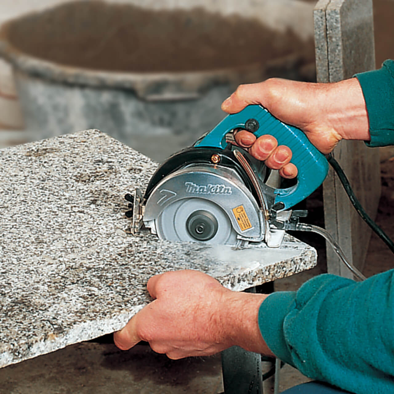 Makita 110mm Wet Diamond Cutter. 860W