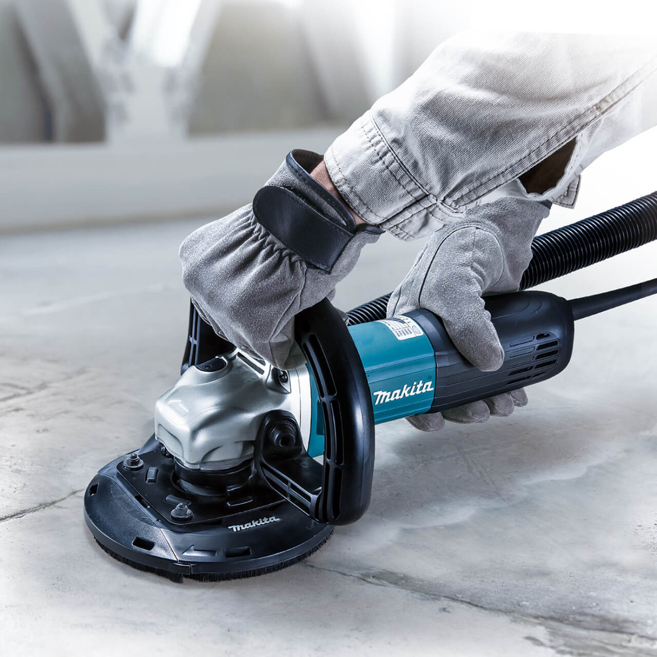 Makita 125mm (5”) Concrete Planer. 1.400W. with MakPac case. Diamond wheel not included