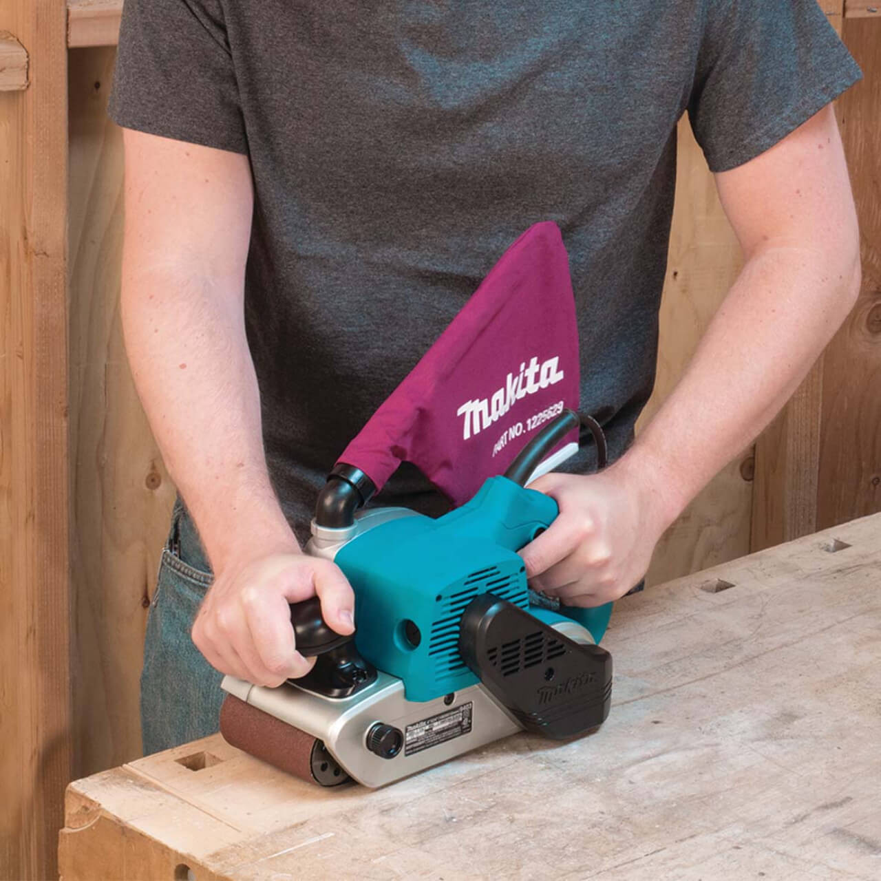 Makita 100mm (4”) Belt Sander. 1.200W