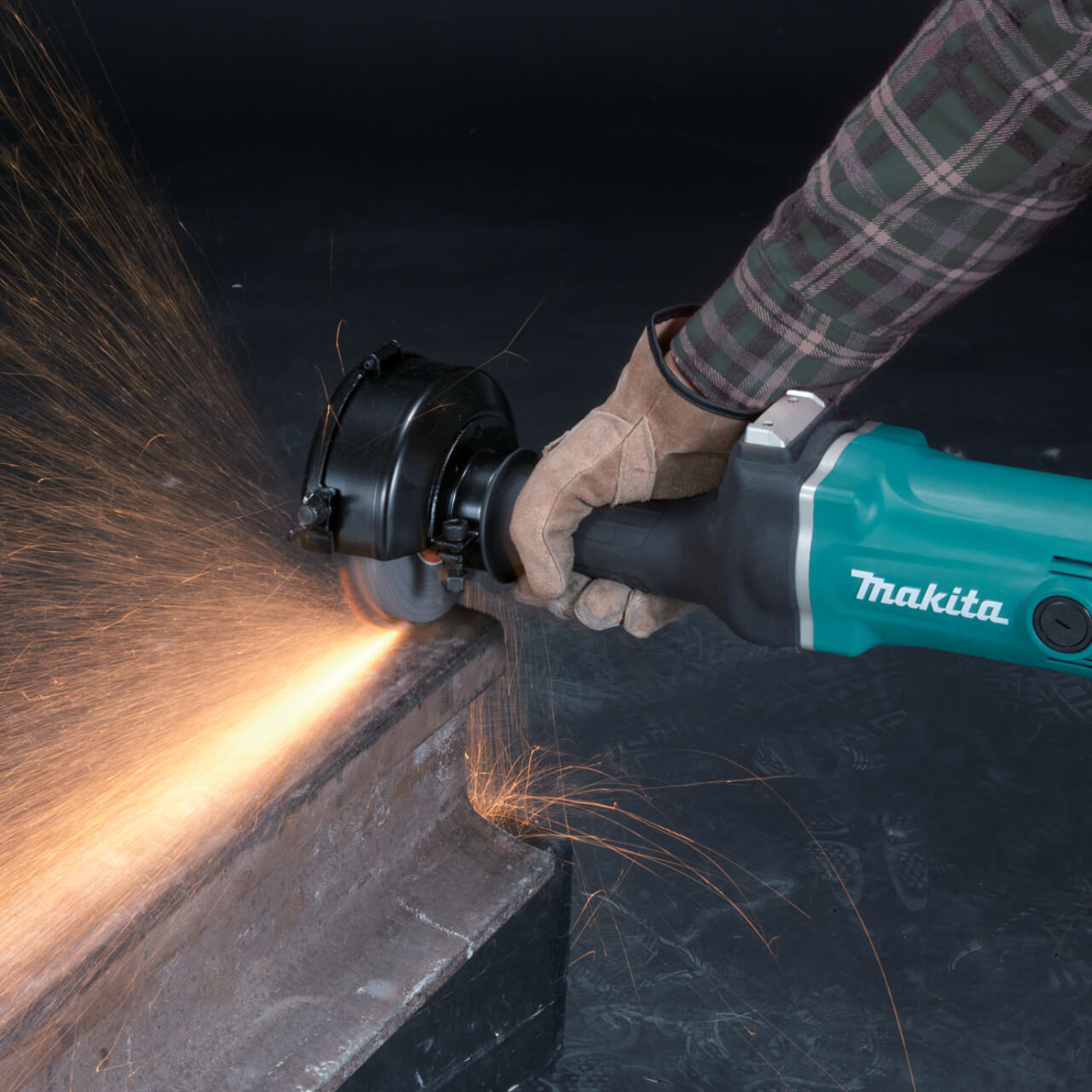 Makita 125mm (5”) Straight Grinder. 750W