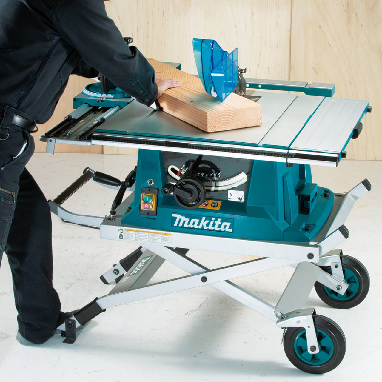 Makita 255mm (10”) Table Saw. 1.500W