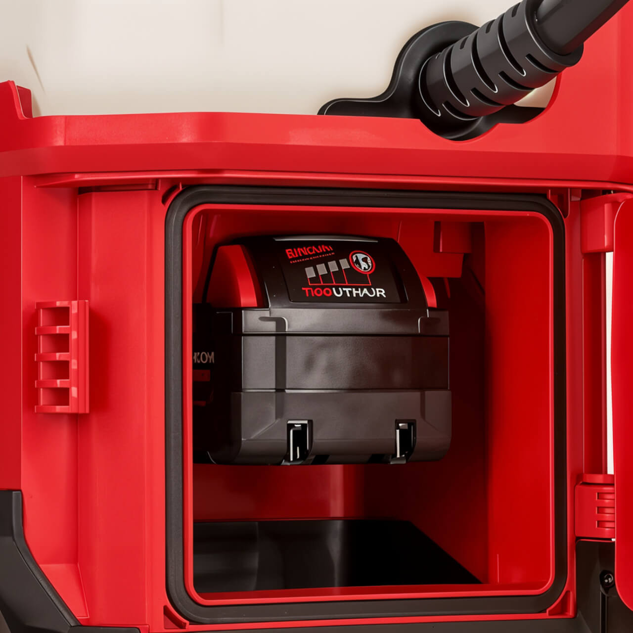 Milwaukee M18™ SWITCH TANK™ 15 Litre Backpack Chemical Sprayer with Powered Base (Tool Only)