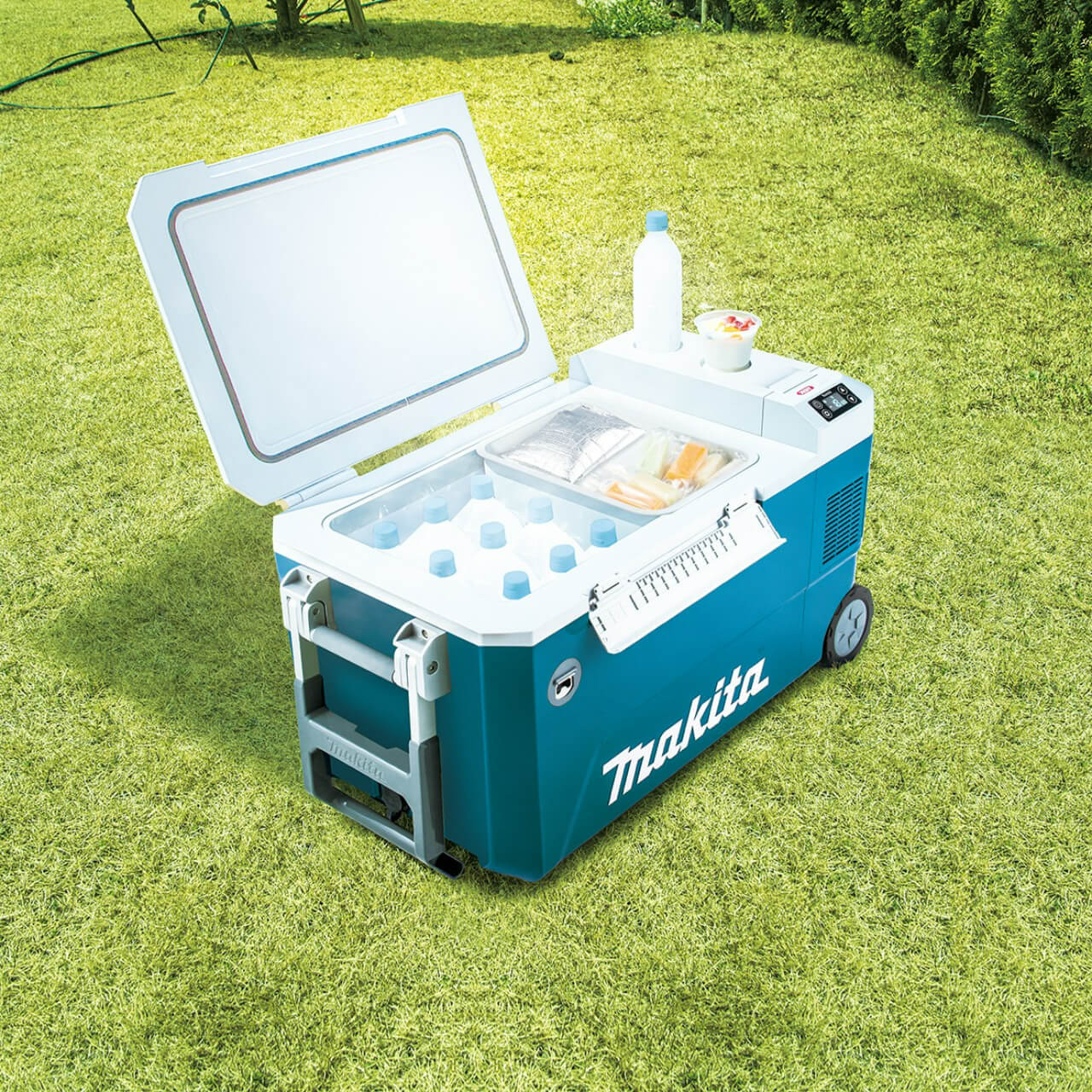 Makita 40V Max / 18V 50L Cooler & Warmer, includes 12V automotive & AC power cord - Tool Only