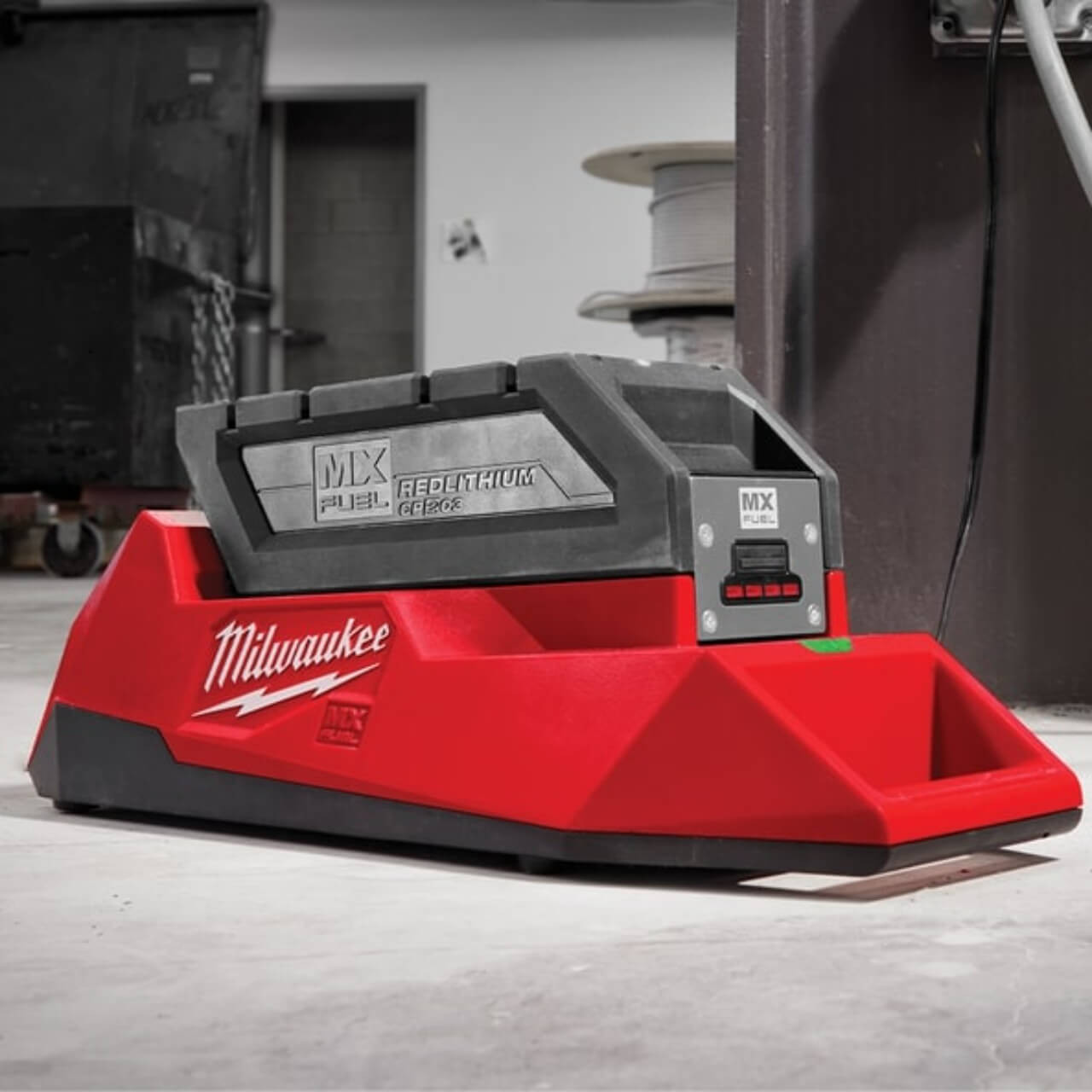 Milwaukee MX Fuel Charger
