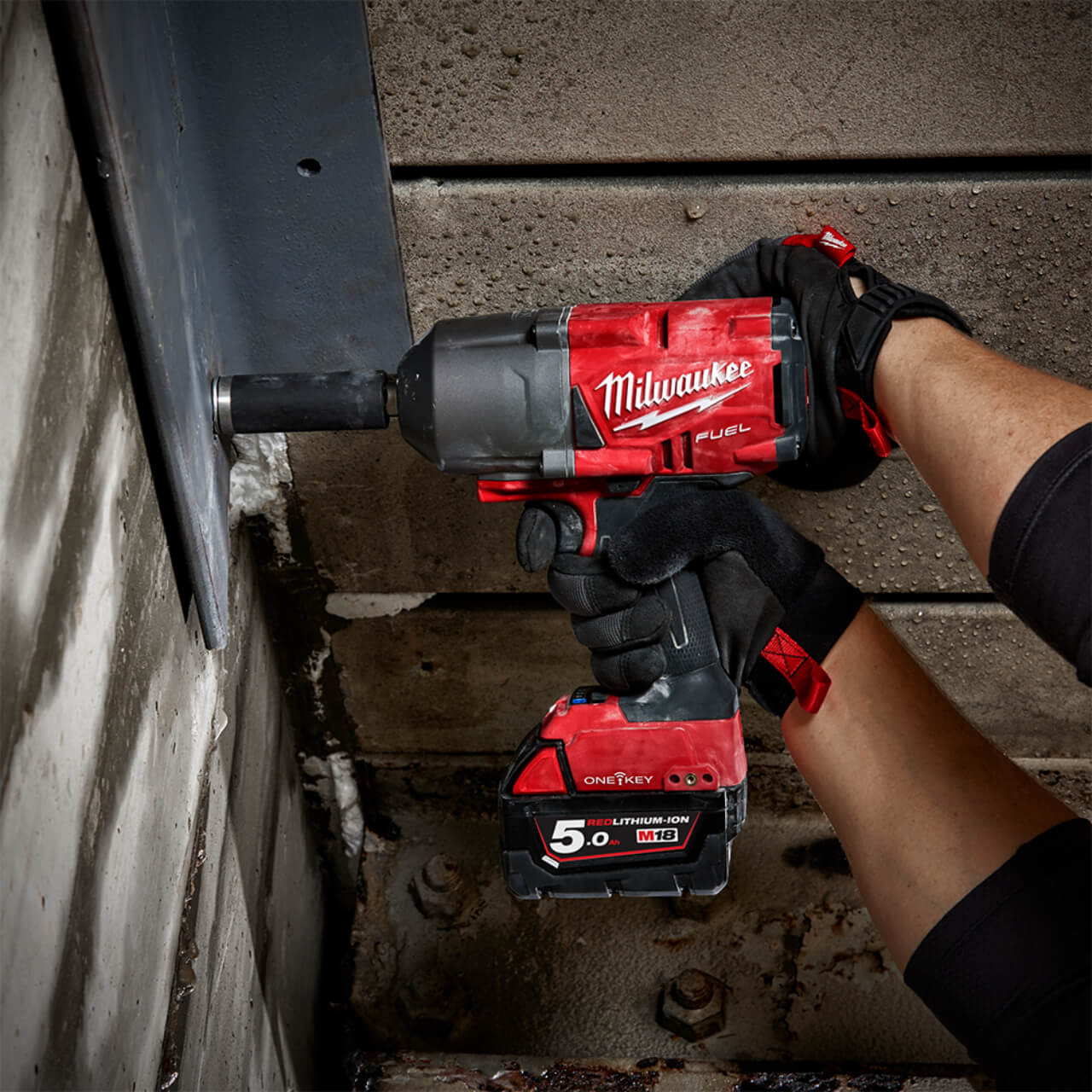 Milwaukee M18 Fuel One-Key Cordless 3/4 High Torque Impact Wrench With Friction Ring Kit