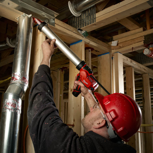 Milwaukee M12 Cordless 310ml Caulk and Adhesive Gun Kit