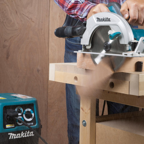 Makita 185mm (7-1/4”) Circular Saw. 1.200W. with 2x Saw blades