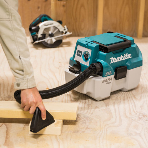 Makita 18V BRUSHLESS Wet/Dry Dust Extraction Vacuum - Tool Only