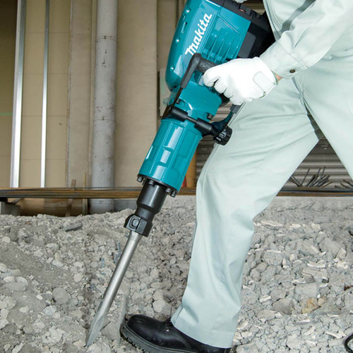 Makita Electric Breaker. 30mm Hex Shank. 1.510W. 15.3kg