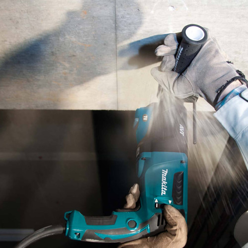 Makita 26mm SDS Plus Rotary Hammer. 800W. AVT. LED Joblight & Quick change chuck
