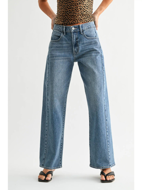 Slight barrel jean
