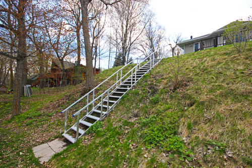 Stairway system built using 3 splice kits