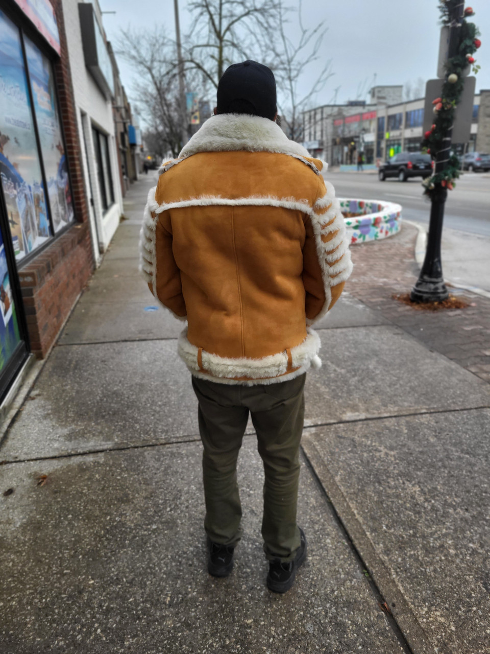 Timeless Elegance: Men's 3/4 Sheepskin Jacket in Classic Camel